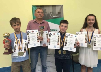 Юные шахматисты Николаева вернутся с чемпионата Украины с наградами высшей пробы