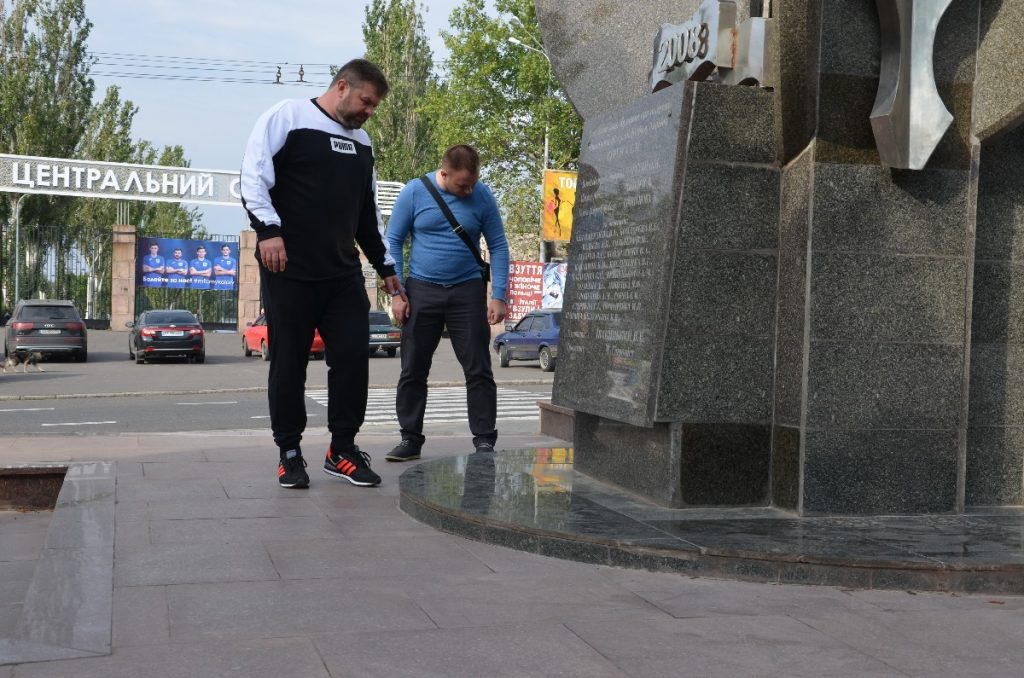 ФФНО отреставрировала памятник «Столетию николаевского футбола» 3