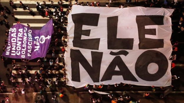 Выборы в Бразилии: десятки тысяч женщин вышли на акцию против "бразильского Трампа" 3