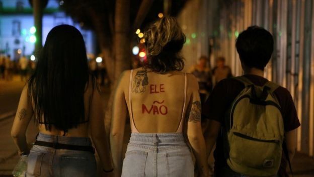 Выборы в Бразилии: десятки тысяч женщин вышли на акцию против "бразильского Трампа" 5