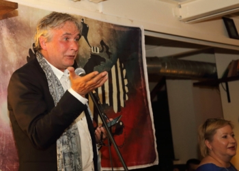 “Здесь же русский дух”: российский поэт высмеял попытку Лаврова пошутить над Порошенко