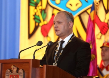 Додона в четвертый раз отстранили от должности президента Молдовы, он в гневе