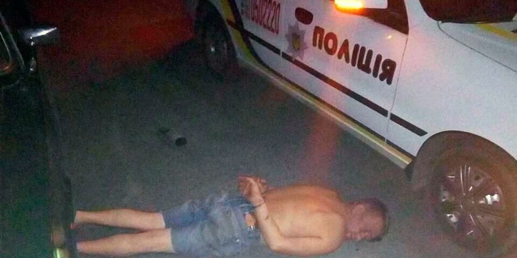 На Николаевщине полицейские охраны задержали пьяного водителя, который сбил человека и скрылся с места ДТП