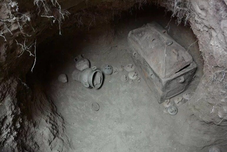 Крит хранит еще много загадок: на острове случайно нашли гробницу возрастом 3400 лет 3
