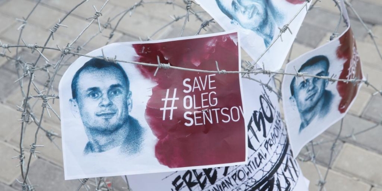 В Париже голодают в поддержку Сенцова