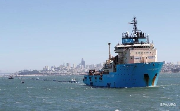 США запустили первую систему для сбора пластика в океане, изобретенную голландским студентом