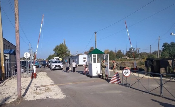 В Луганской области КПП Меловое перенесли на территорию Украины