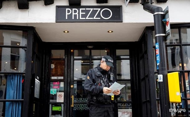 СМИ узнали имена отравившихся в ресторане Солсбери