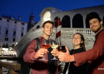В Венеции введут “сухой закон” для туристов