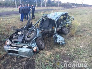 Жуткая авария на Николаевщине: в результате столкновения пассажирского поезда и автомобиля погибли два человека 3