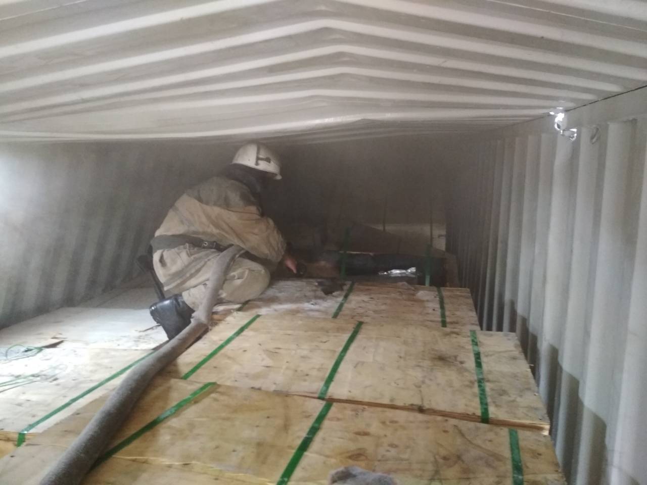 Выбросы на “Титане”: на Херсонщине проводят обеззараживание территории