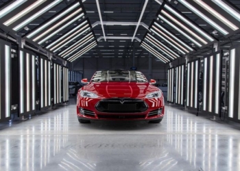 Первый в Европе. В Голландии построили завод Tesla