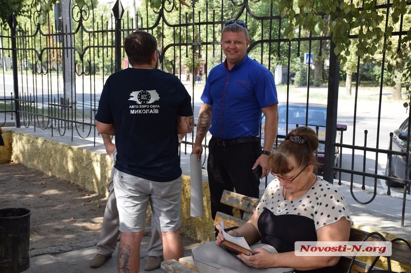 Николаевские активисты пришли к начальнику патрульной полиции, чтобы высказать претензии к работе «копов» 12