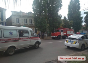 В центре Николаева мужчина устроил поджог собственной квартиры. Соседи говорят, что он неадекватный