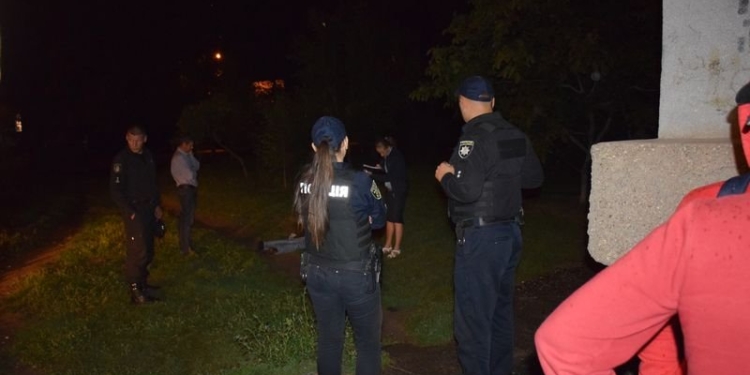 В Николаеве с шестого этажа выбросился 40-летний мужчина