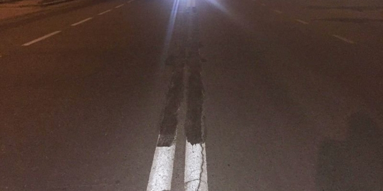 В Николаеве охранники Баштанского рынка самовольно закрасили разделительную полосу