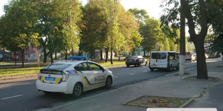 В центре Николаева водитель «Ниссана» насмерть сбил бездомного, который выскочил на дорогу