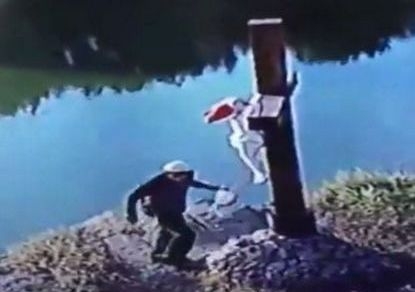 Скандал. В Умани хасиды подожгли крест и подрались с местными жителями