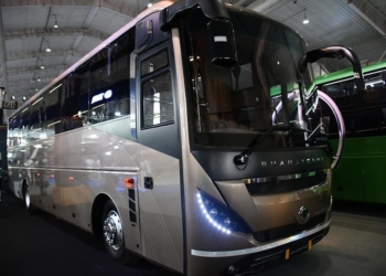 Всем спать! Индийский автосалон “сделали” спальные автобусы