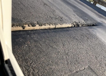 «Нужно срочно принимать меры» – на Николаевщине под весом фур начал расходиться мост через Ингул