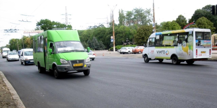 У Сенкевича взялись за ремонт асфальта на Богоявленском проспекте