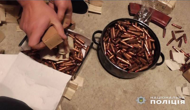 Гранатометы, пластид, гранаты и патроны - все это нашли в доме АТОшника в Николаеве 5