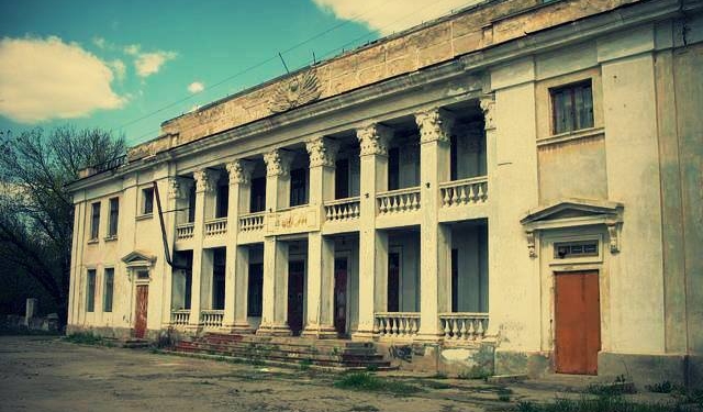 Николаевцев зовут погулять по микрорайону-«призраку»