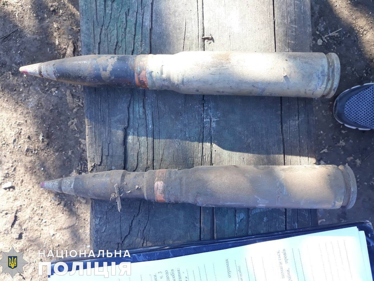 Артснаряды и тротил хранил прямо дома. Николаевские полицейские изъяли их во время обыска