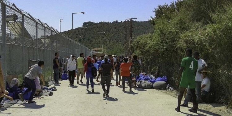 В Греции переполнены лагеря беженцев