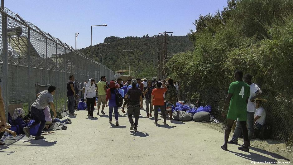 В Греции переполнены лагеря беженцев 1