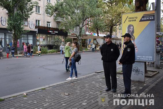 Патрулировать улицы Николаева вышли 120 полицейских и членов общественных формирований 11