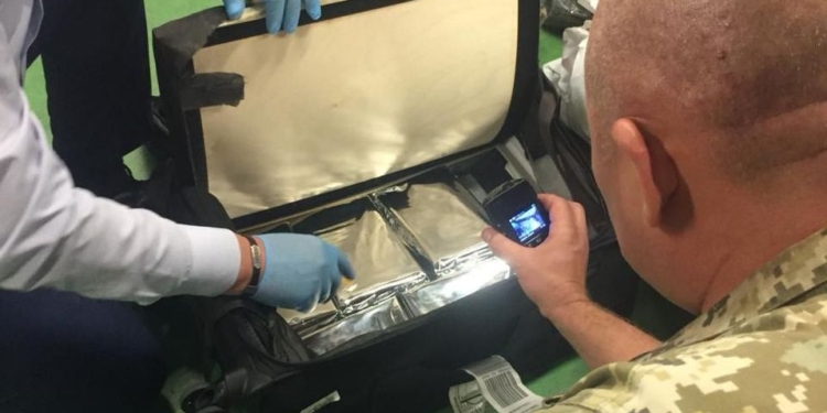 Фарт! В Борисполе нашли кокаин – больше 5 кг могли улететь в Израиль