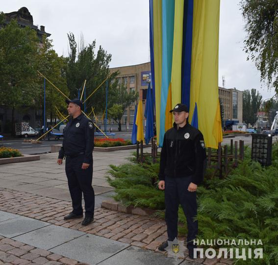 Патрулировать улицы Николаева вышли 120 полицейских и членов общественных формирований 1