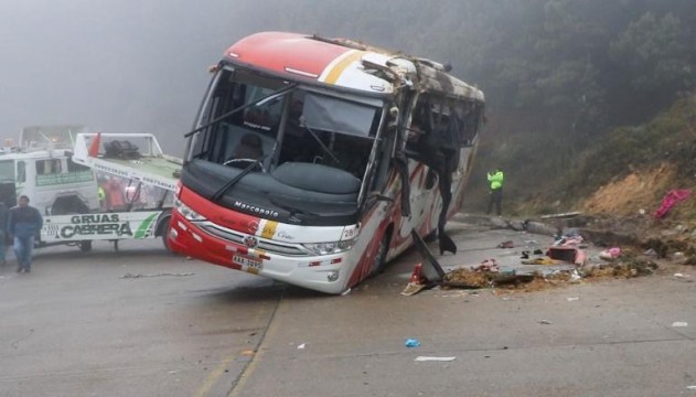 В Эквадоре разбился пассажирский автобус: 11 погибших, 40 раненых 1