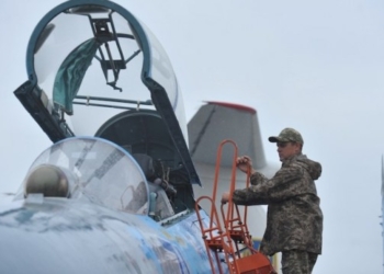 На авиационном фестивале наши истребитель Су-27 и транспортник Ил-76 показали высший класс