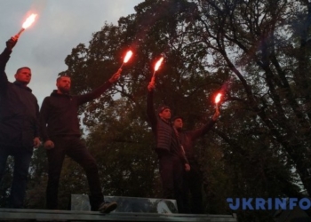 “Ночь на Банковой”: в Киеве протестуют из-за нападений на активистов