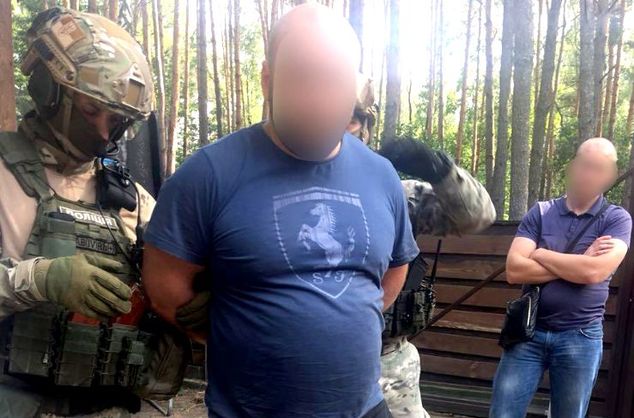 В Киевской области разоблачили банду рэкетиров, которых прикрывал глава поселкового совета 1