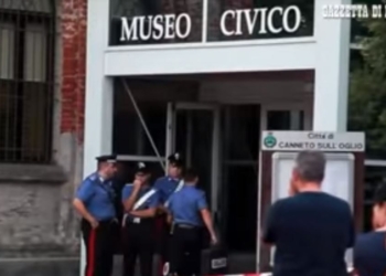 Я поведу тебя в музей. В Италии полячка зарезала библиотекаря в музее и 3 ранила