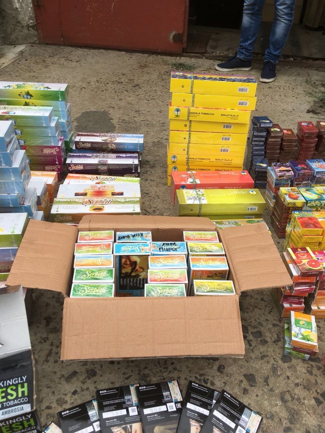На Николаевщине изъяли больше 120 кг незаконно ввезенных в Украину смесей для курения кальянов 5