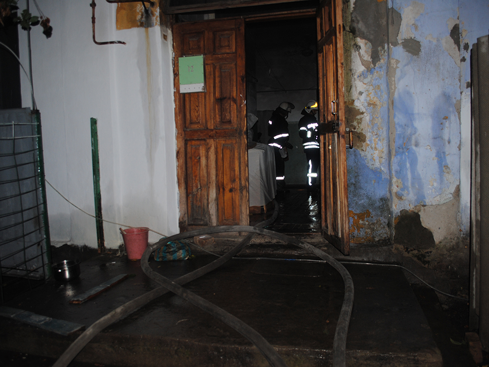 На пожарах в Николаеве удалось спасти троих детей 13