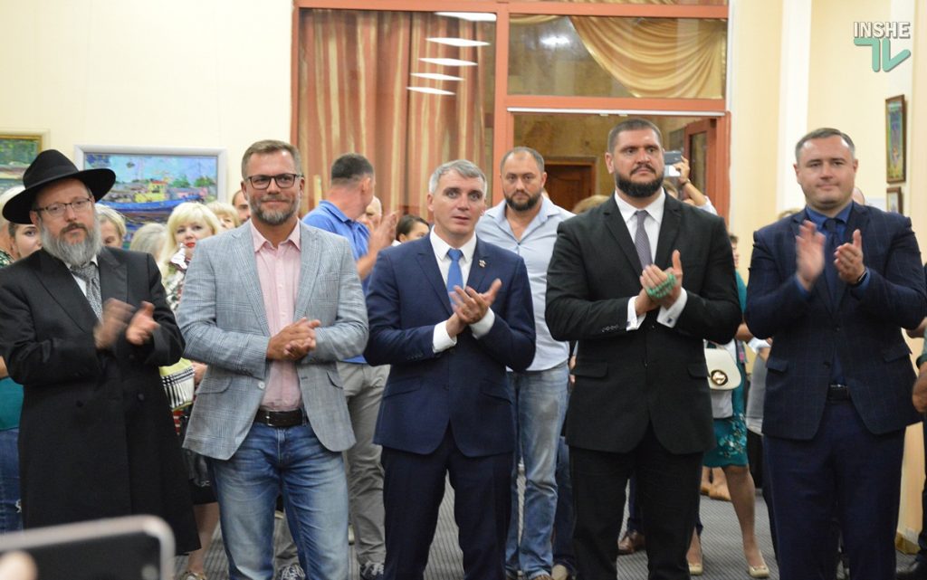 «Золотой Буг»: в Николаеве открылась художественная выставка, посвященная Дню города 29