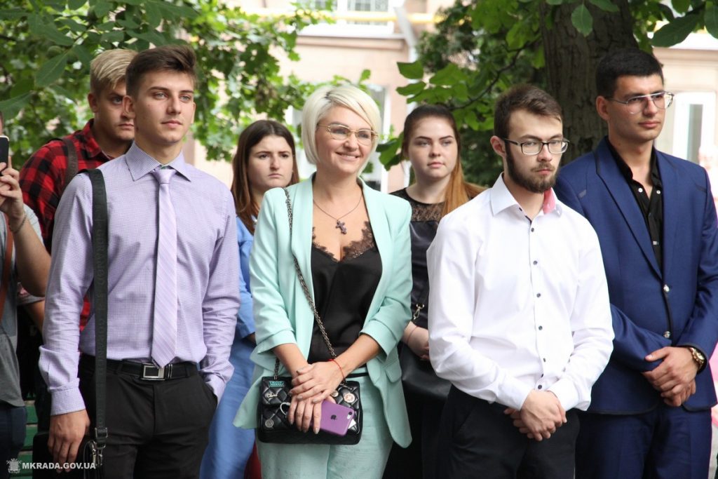 «Я хочу, чтобы молодые люди оставались в Николаеве» - Сенкевич вручил награды самой активной молодежи города 5