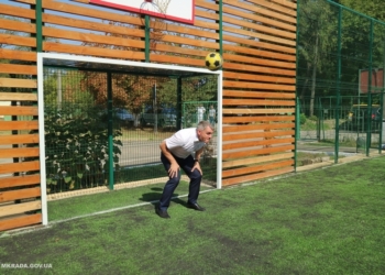 Делали 2 года. В ДЮСШ “Коммунаровец” теперь новая спортплощадка