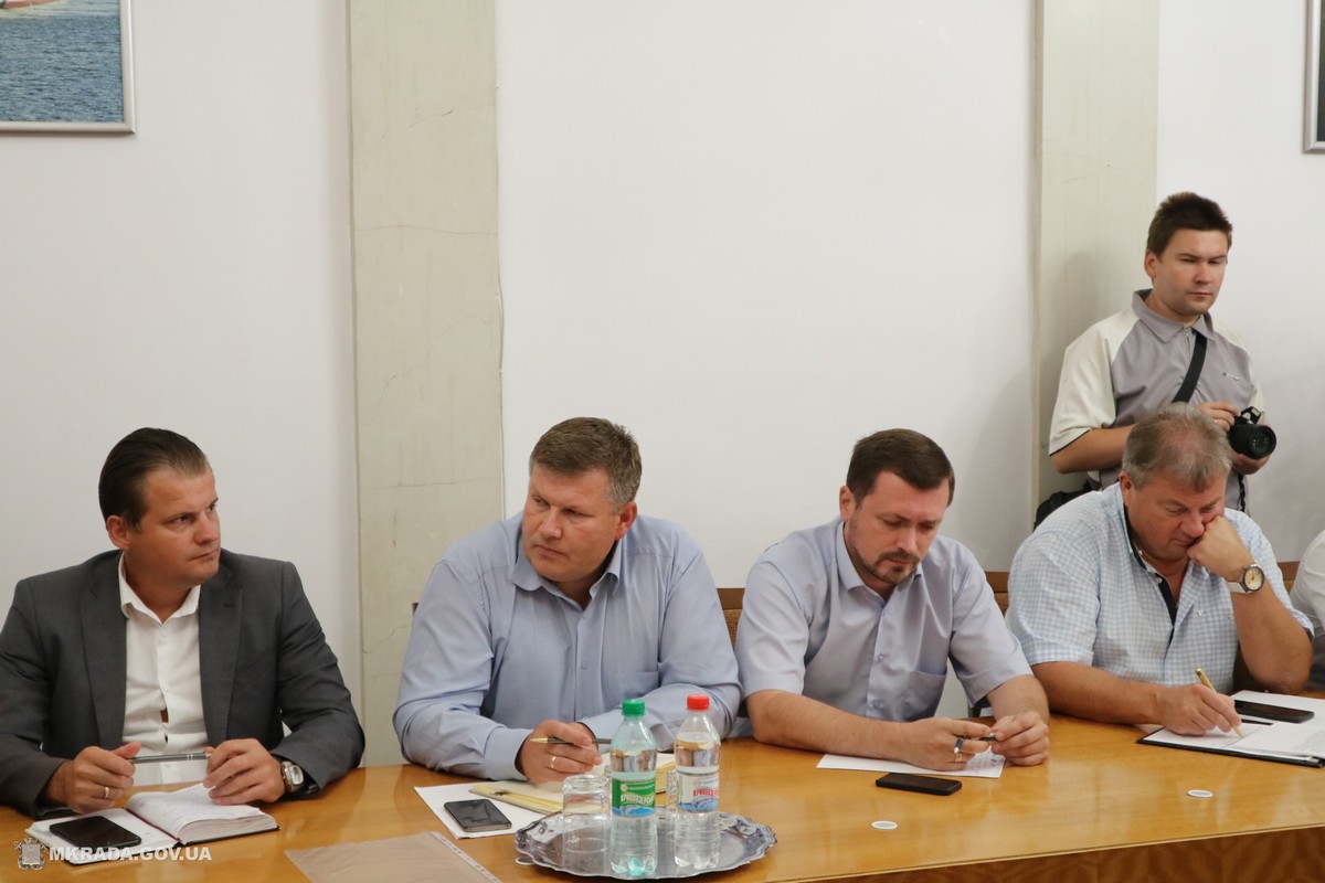 Неизвестные украли в Николаеве кабель из системы освещения двух парков. Власти хотели запустить ее ко Дню города