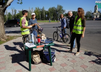 «Утренний кофе перед работой»: С помощью напитка и печенья николаевцев агитировали поддержать создание велополосы на Адмиральской