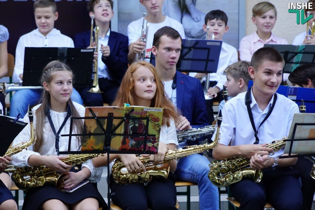 Сенкевич открыл два обновленных сквера в Заводском районе – один из них посвятили памяти композитора Криворучко 37