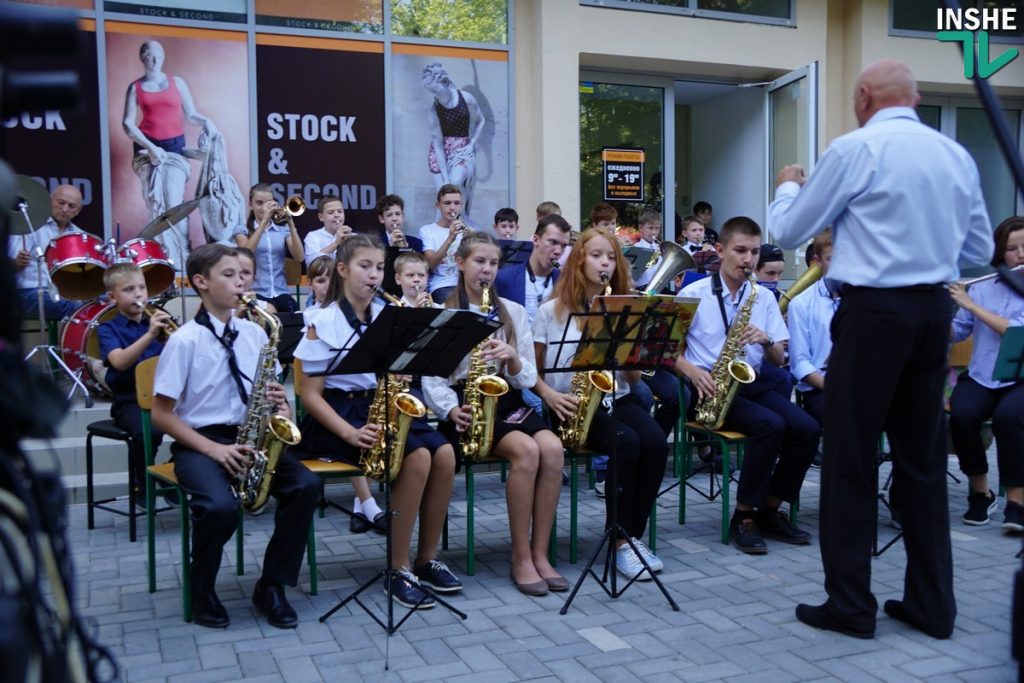Сенкевич открыл два обновленных сквера в Заводском районе – один из них посвятили памяти композитора Криворучко 39