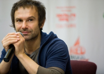 “Збав нас Боже від голубів-псевдомиротворців та яструбів-псевдопатріотів”, – политическое заявление Вакарчука, которого давно ждали