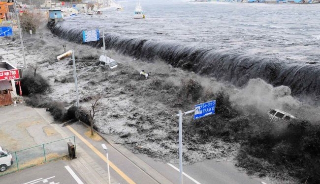 Опубликовано видео мощного цунами в Индонезии