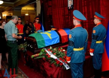 Аксенов, Залдостанов и недобитый Ташкент. Как хоронили Захарченко